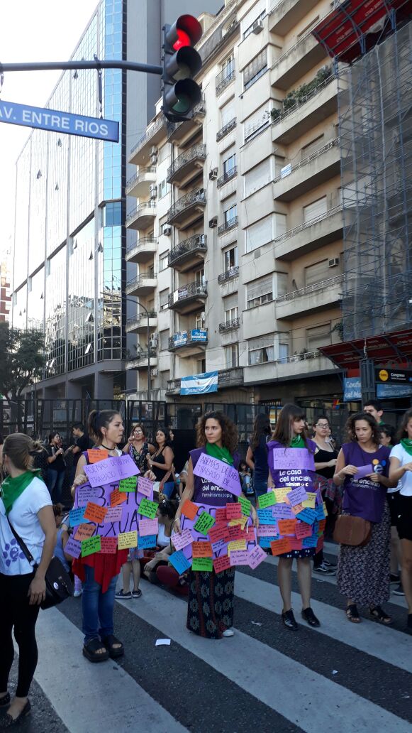 EN LA MULTITUDINARIA MARCHA POR  EL #8M