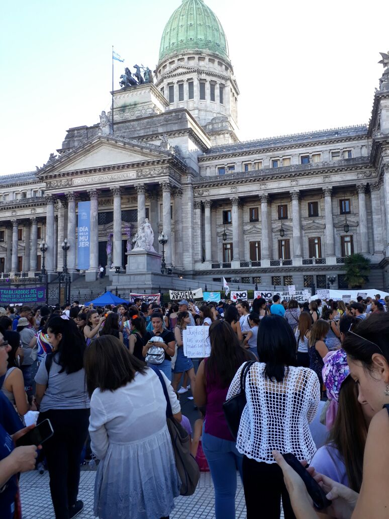 EN LA MULTITUDINARIA MARCHA POR  EL #8M