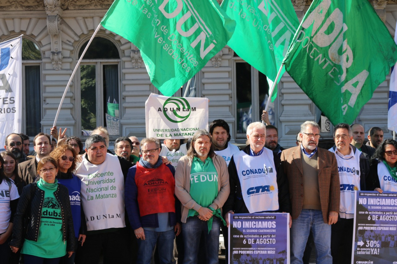 ALTO ACATAMIENTO A LA PRIMERA JORNADA DEL PARO DOCENTE UNIVERSITARIO