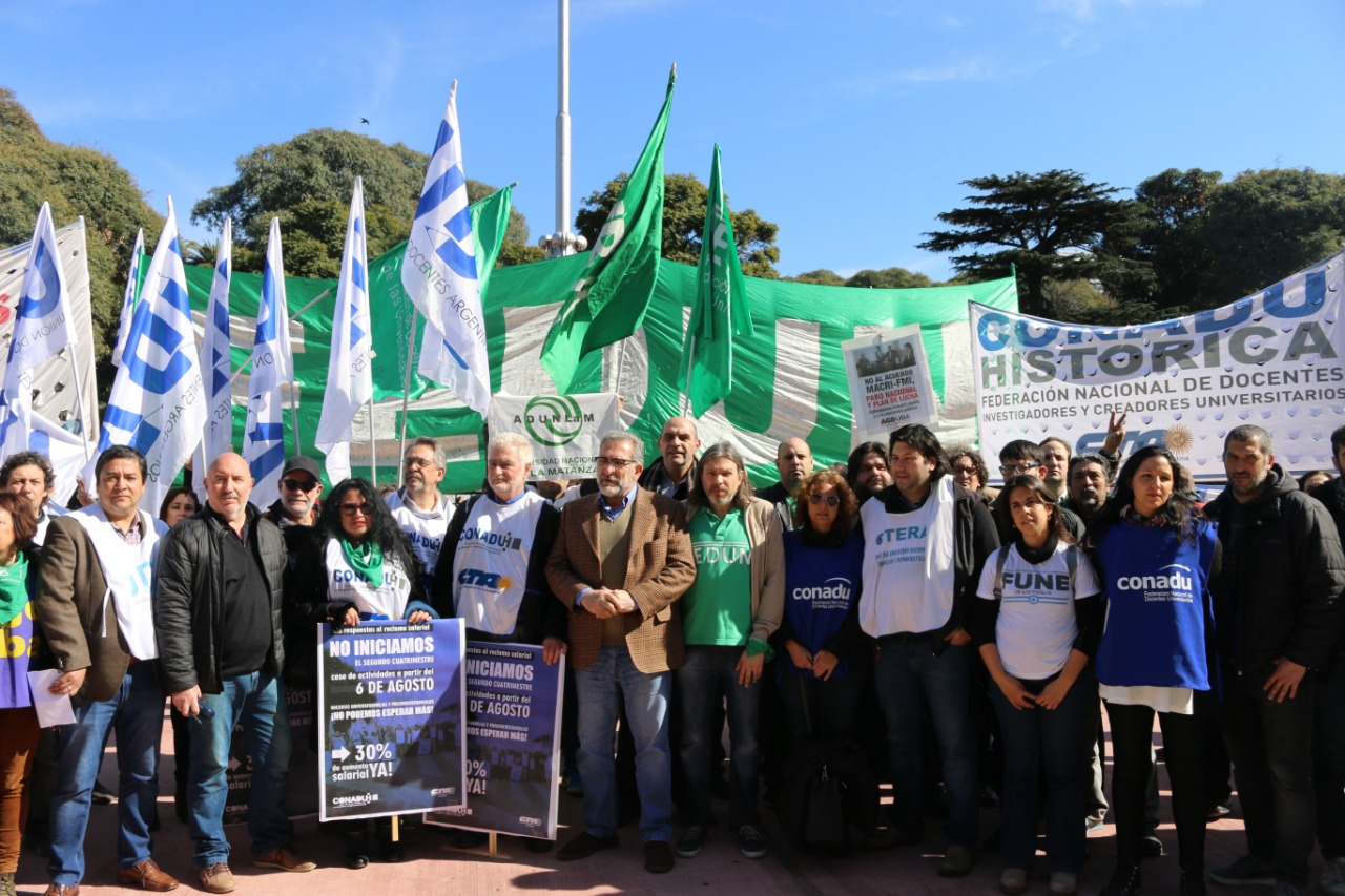 ALTO ACATAMIENTO A LA PRIMERA JORNADA DEL PARO DOCENTE UNIVERSITARIO