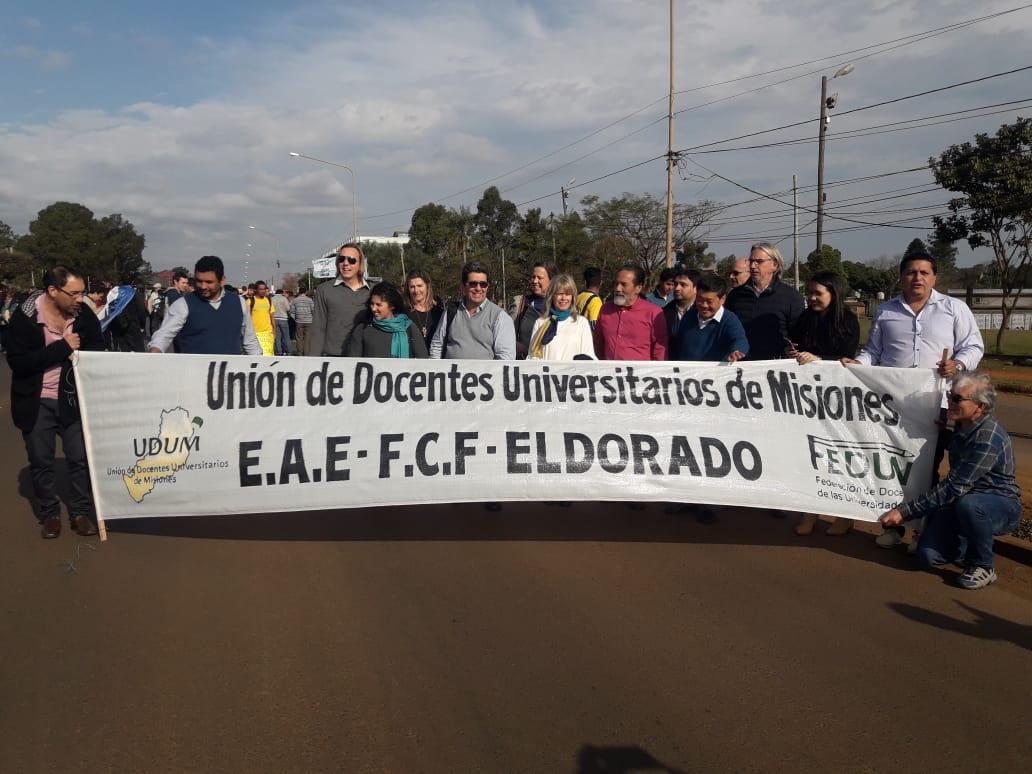 GREMIOS DE TODO EL PAÍS EN DEFENSA DE LA UNIVERSIDAD PÚBLICA Y DEL SALARIO DE LOS DOCENTES UNIVERSITARIOS