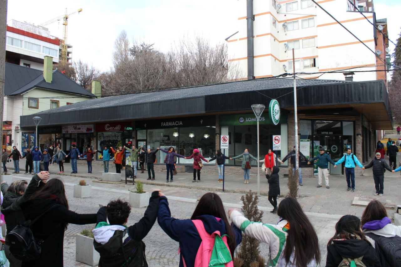 GREMIOS DE TODO EL PAÍS EN DEFENSA DE LA UNIVERSIDAD PÚBLICA Y DEL SALARIO DE LOS DOCENTES UNIVERSITARIOS