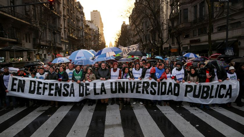 300 MIL DOCENTES EN LA HISTÓRICA MARCHA A PLAZA DE MAYO EN DEFENSA DE ...
