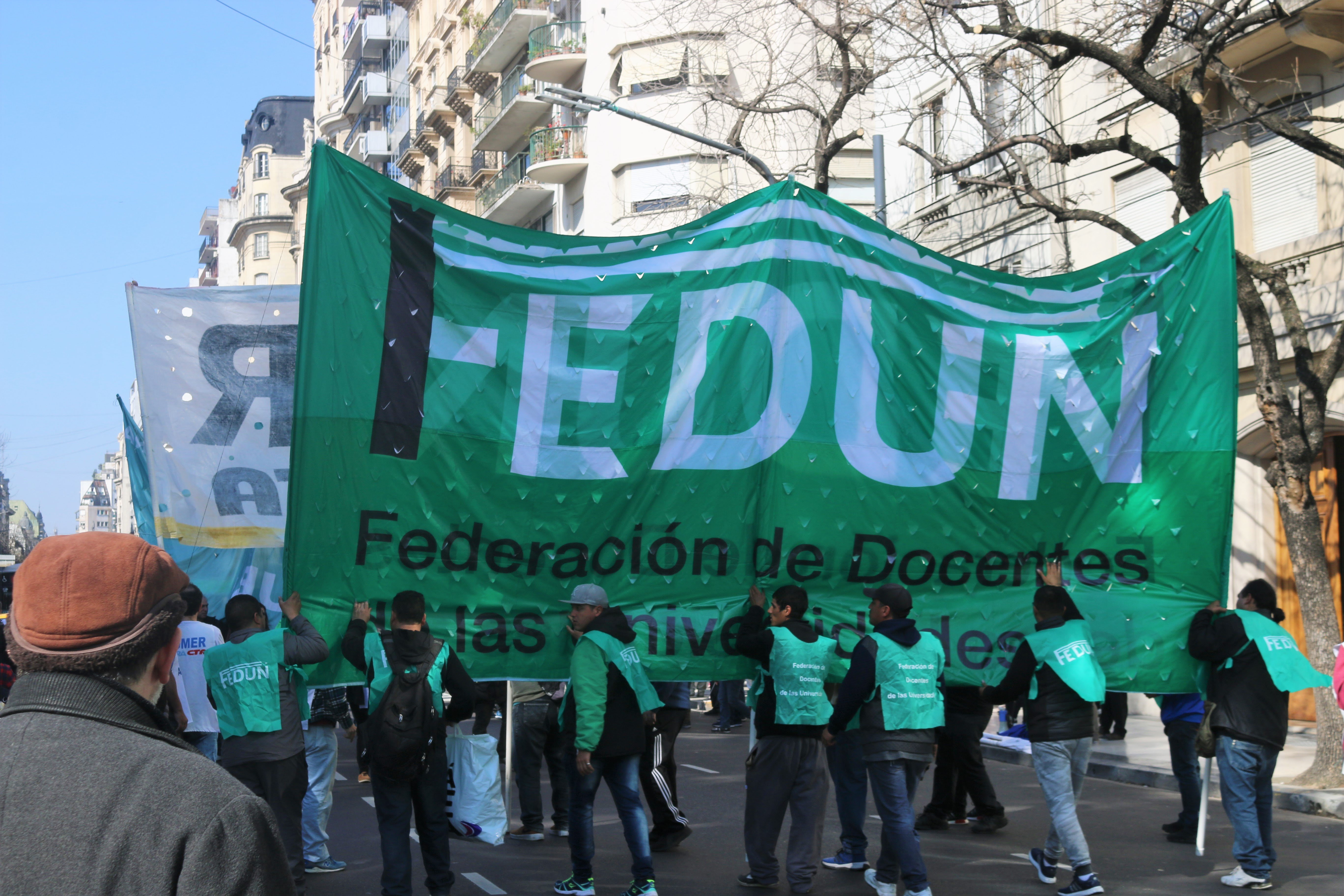 EN LA MARCHA NACIONAL POR MÁS PRESUPUESTO PARA EDUCACIÓN, CIENCIA Y TECNOLOGÍA