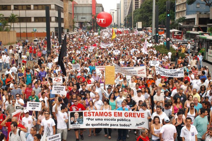 Saludamos a los compañeros de Brasil por el exitoso Paro General