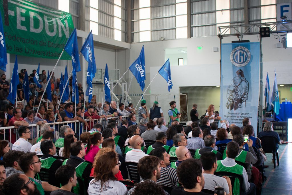 Docentes y no docentes festejamos los 70 años de la Gratuidad Universitaria