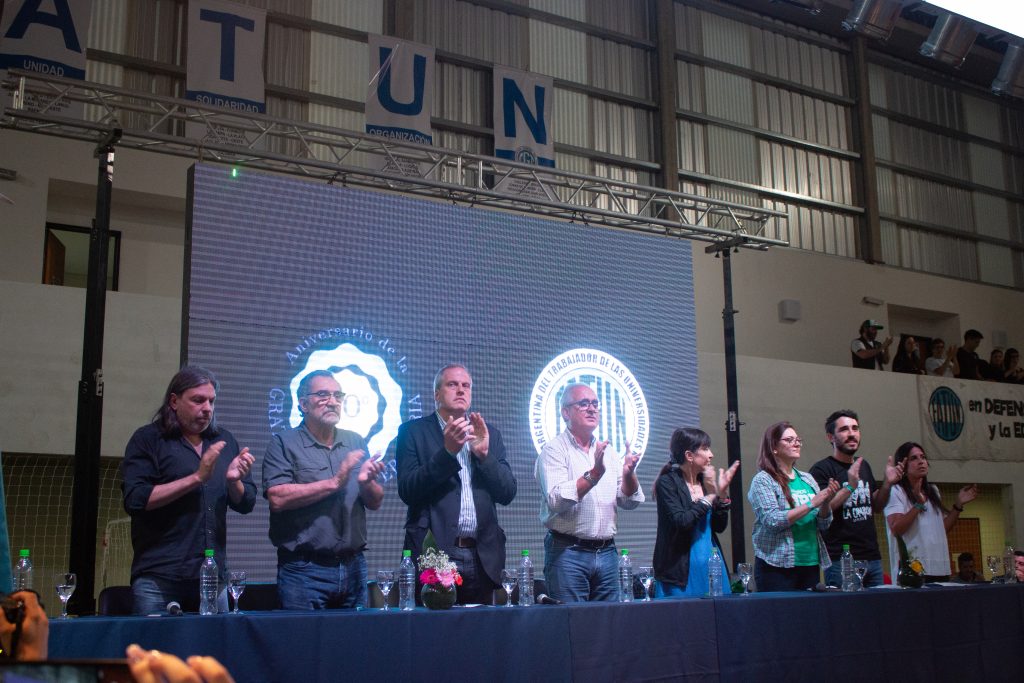 Docentes y no docentes festejamos los 70 años de la Gratuidad Universitaria