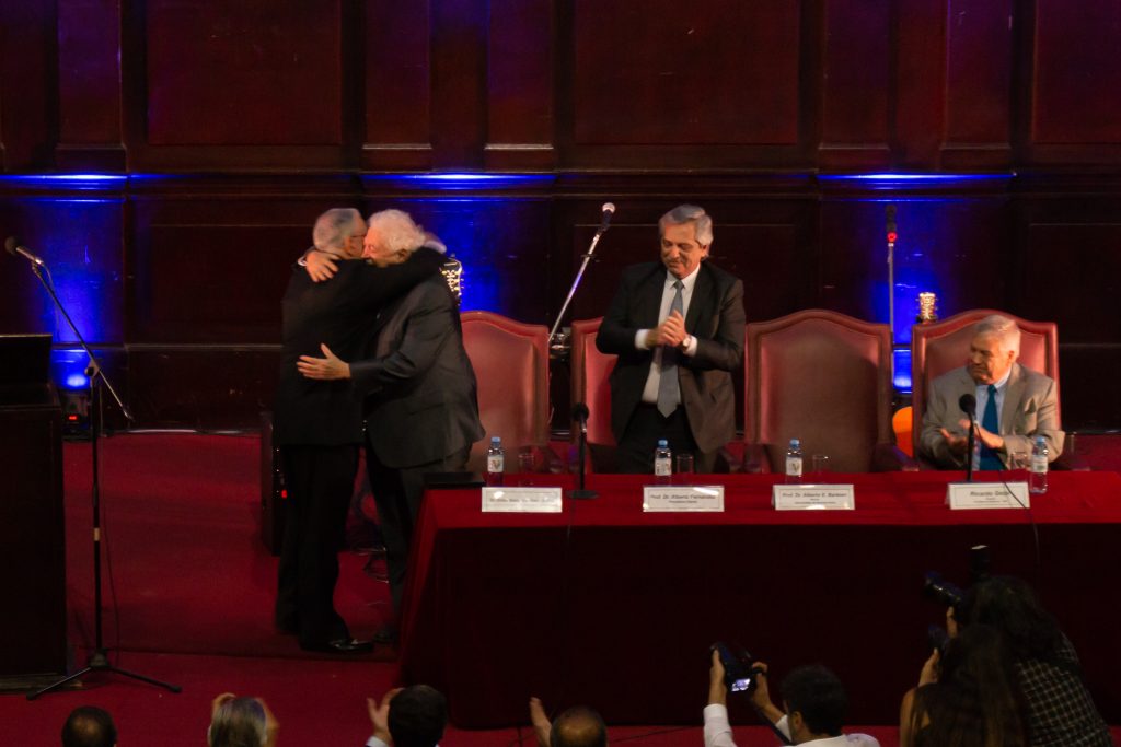 Ginés González García recibió el Doctorado Honoris Causa por la UBA