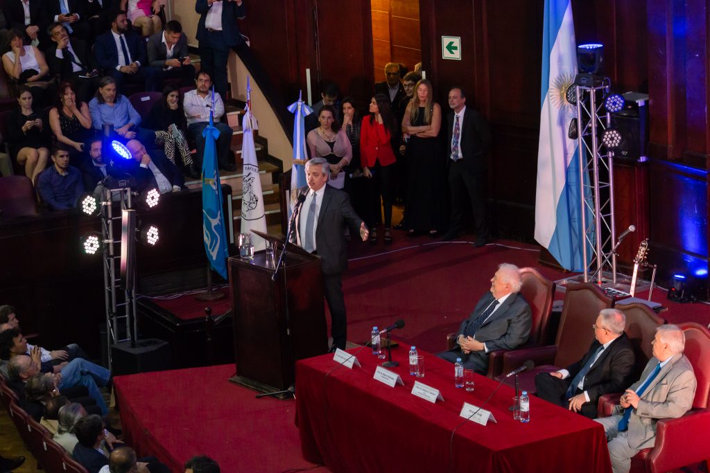 Ginés González García recibió el Doctorado Honoris Causa por la UBA