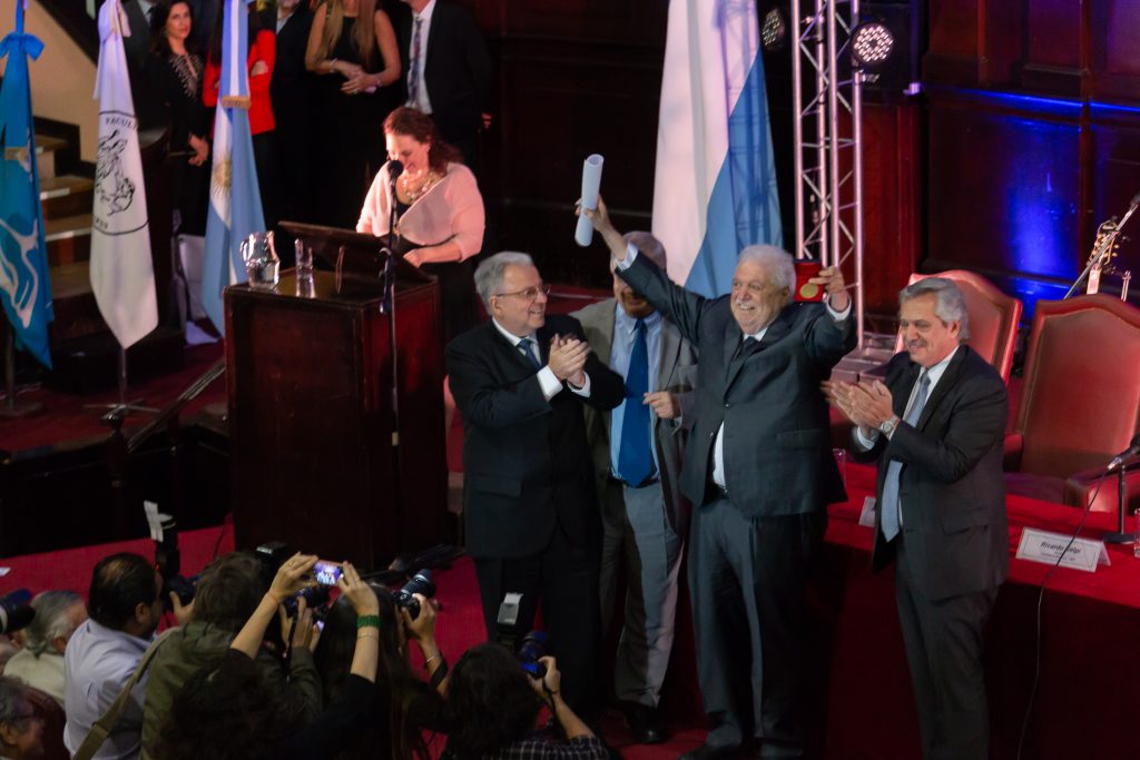 Ginés González García recibió el Doctorado Honoris Causa por la UBA