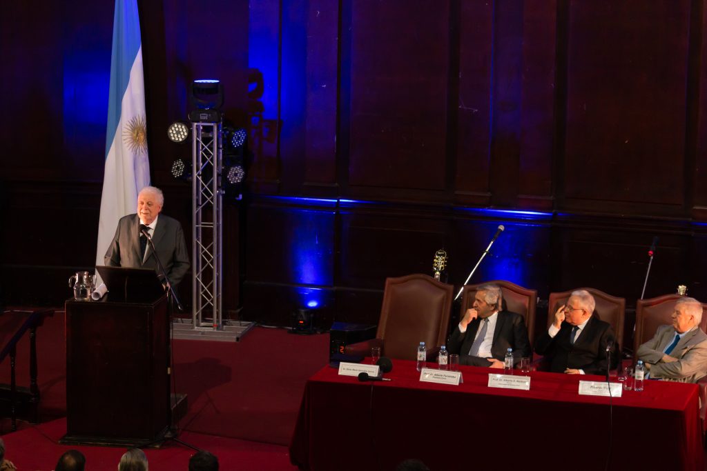 Ginés González García recibió el Doctorado Honoris Causa por la UBA