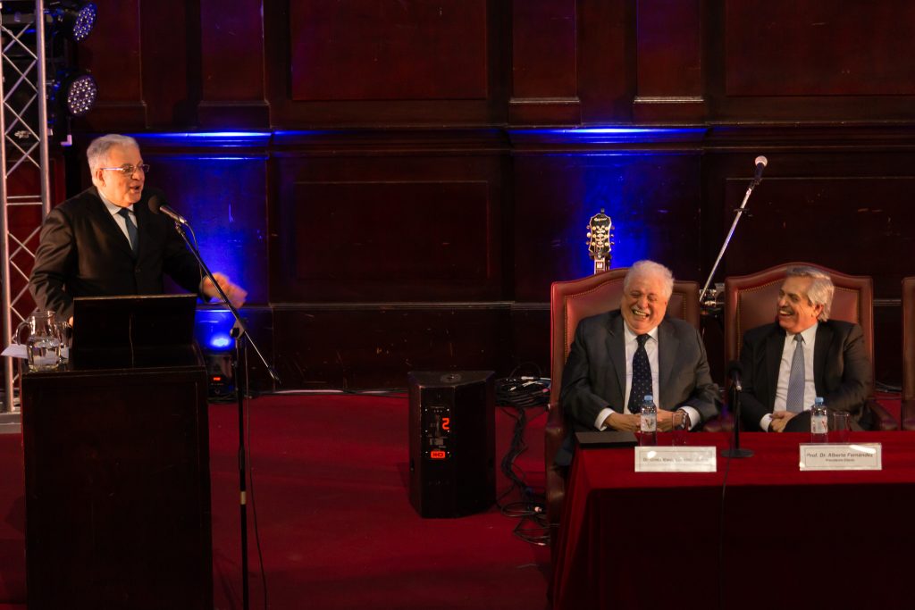 Ginés González García recibió el Doctorado Honoris Causa por la UBA