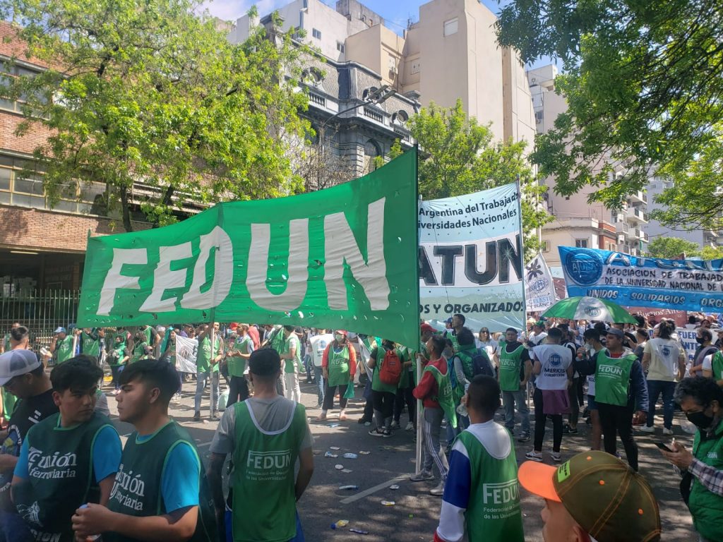 La FEDUN participó de la marcha por el Día de la Lealtad Peronista