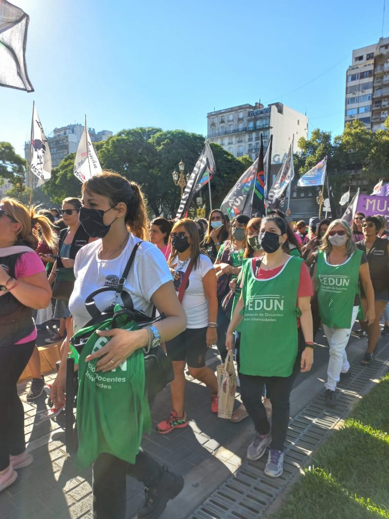 La FEDUN participó en la multitudinaria marcha del 8M