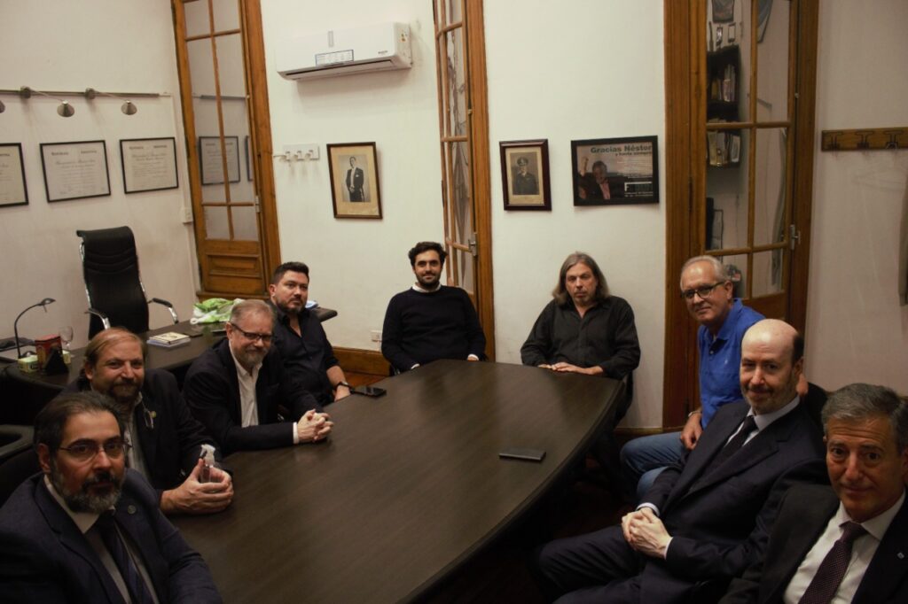 El secretario del Consejo Universitario Iberoamericano, Felix García Lausin, visitó la FEDUN