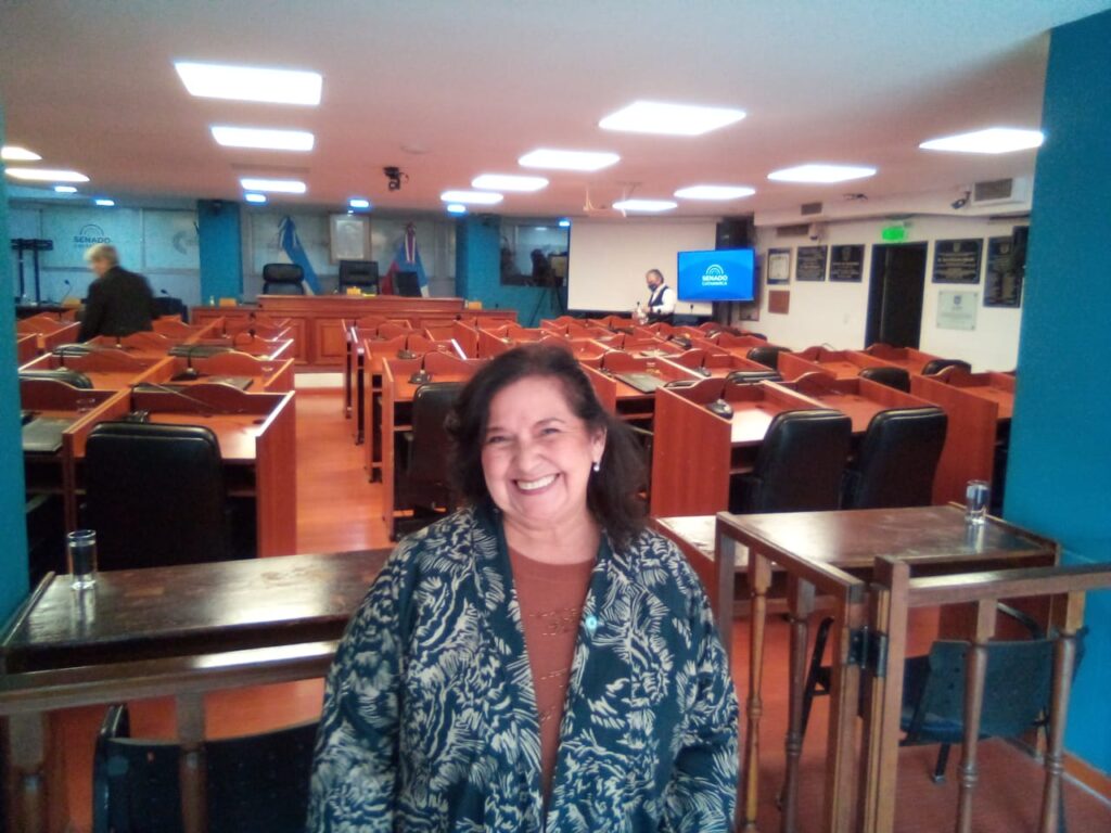 Gloria Quevedo, de ADUNCA, fue homenajeada por el Senado catamarqueño