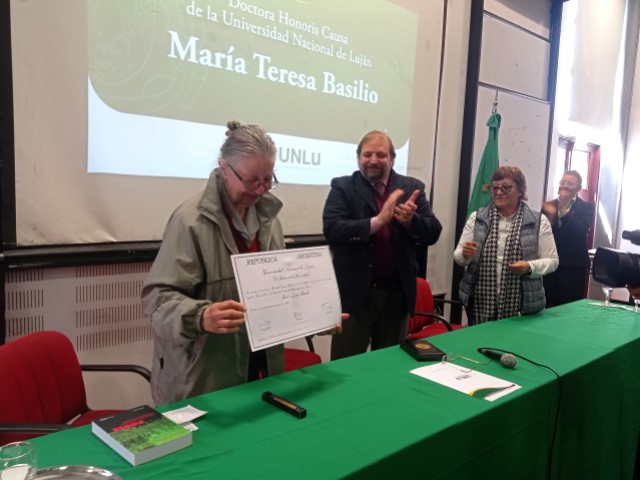 María Teresa Basilio recibió el Doctorado Honoris Causa