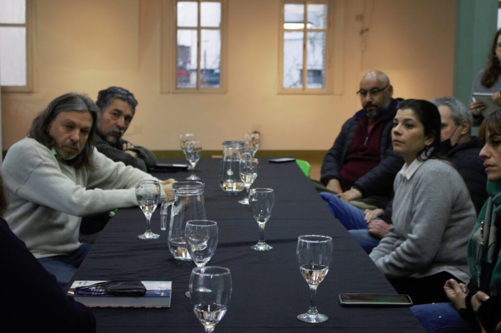 Firma de convenio de cooperación entre la FEDUN y el Instituto de Formación Política del PJ