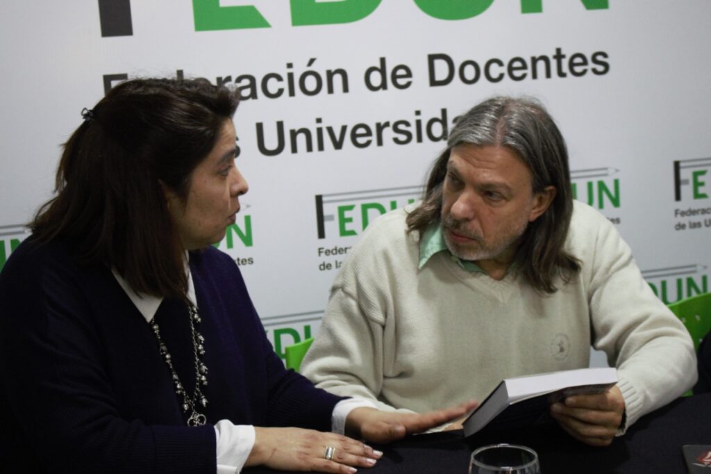 Firma de convenio de cooperación entre la FEDUN y el Instituto de Formación Política del PJ