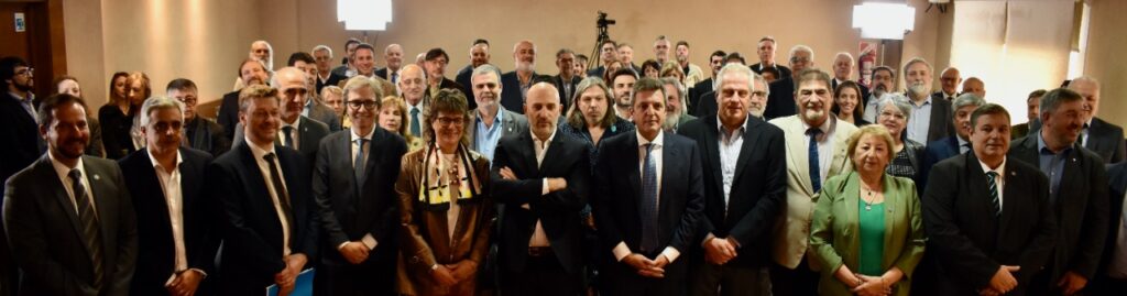 Reunión con los Ministros de Economía y Educación