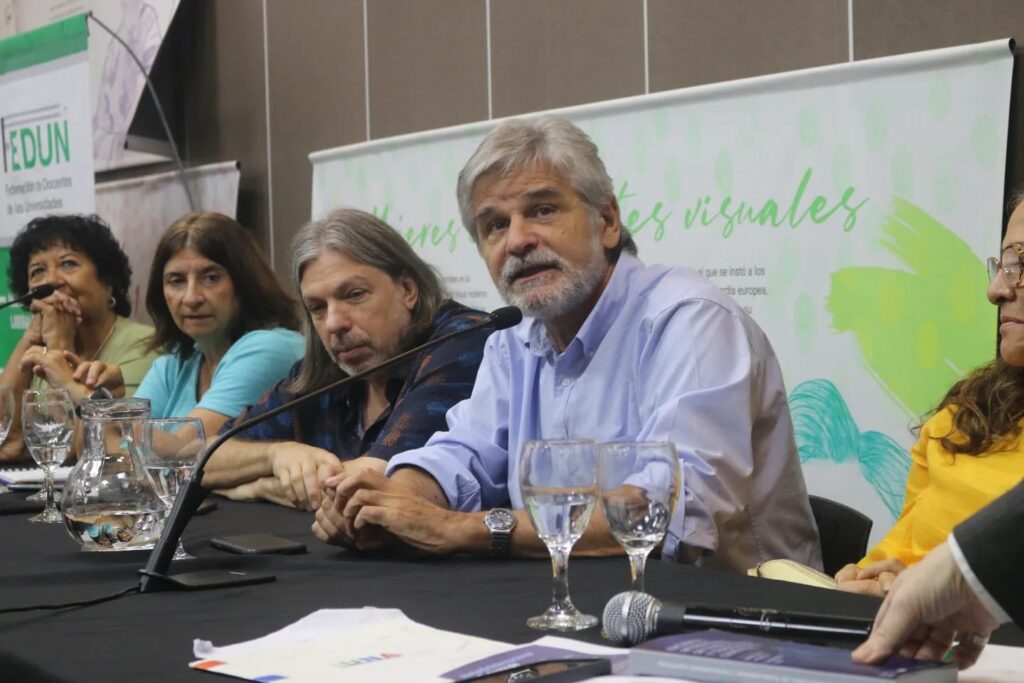 Jornada Internacional en Defensa de la Ciencia Argentina
