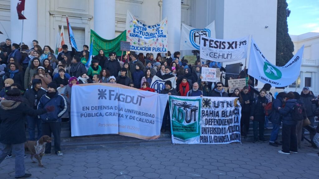 JORNADA EN DEFENSA DE LA UNIVERSIDAD PÚBLICA