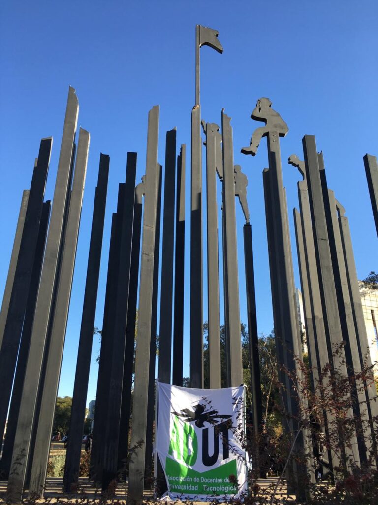 JORNADA EN DEFENSA DE LA UNIVERSIDAD PÚBLICA