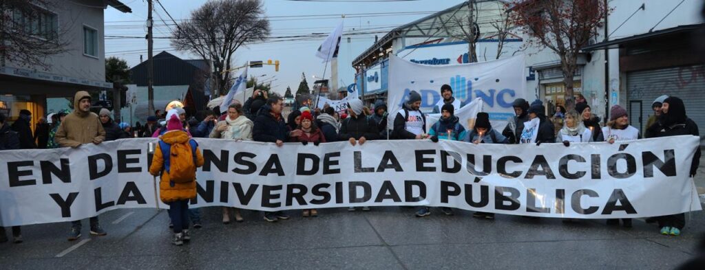 JORNADA EN DEFENSA DE LA UNIVERSIDAD PÚBLICA