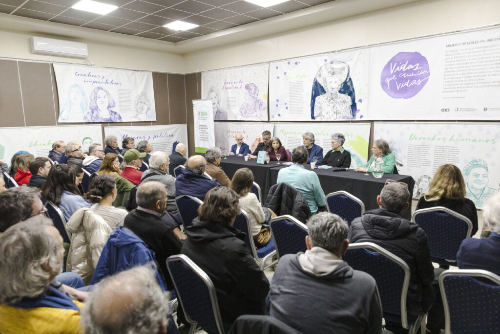 Daniel Filmus presentó su nuevo libro “Del péndulo al precipicio” en la FEDUN