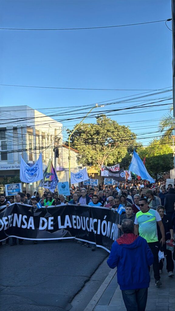 Multitudinaria Marcha Universitaria en todo el pa&iacute;s