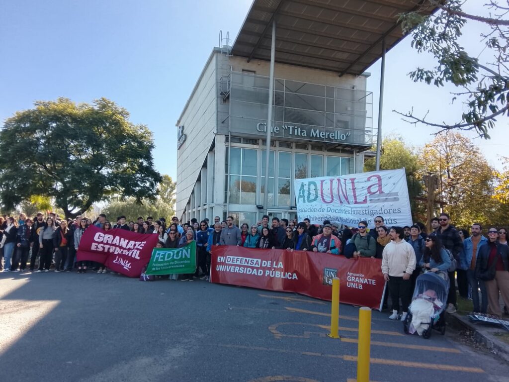 Multitudinaria Marcha Universitaria en todo el pa&iacute;s