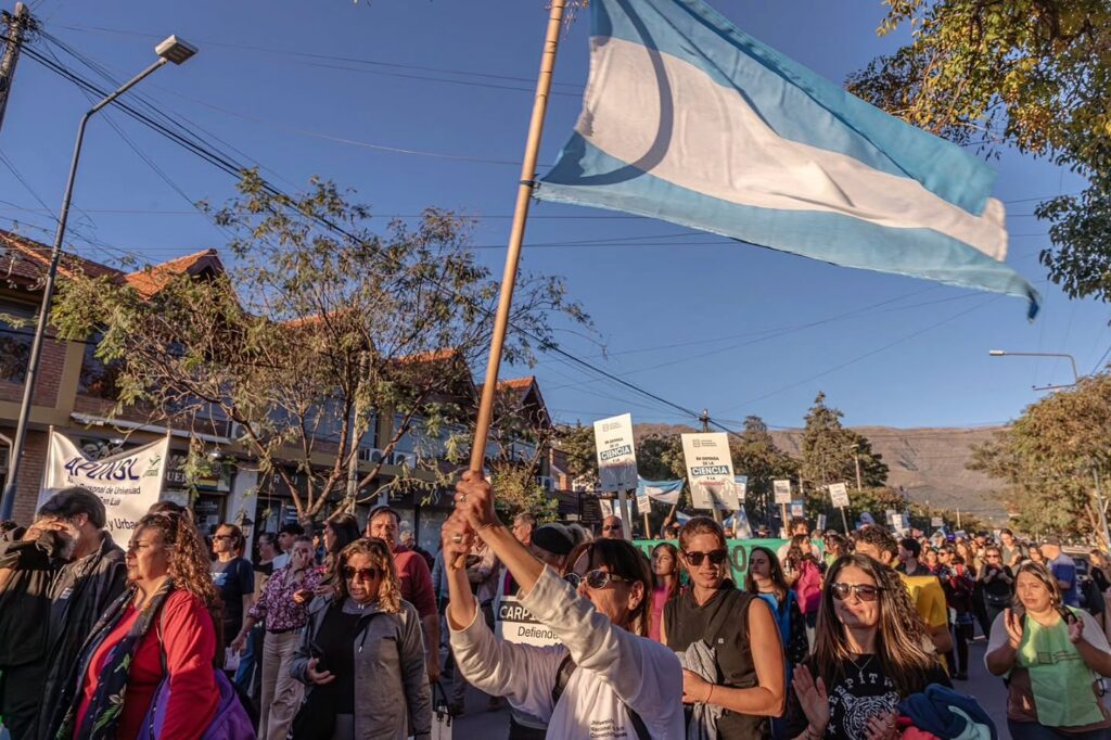 Multitudinaria Marcha Universitaria en todo el pa&iacute;s