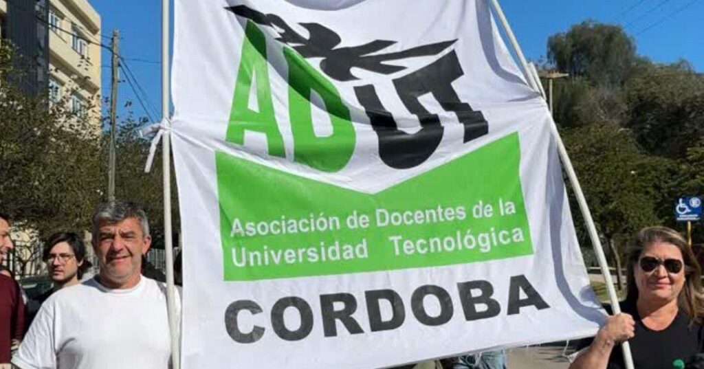 Multitudinaria Marcha Universitaria en todo el pa&iacute;s