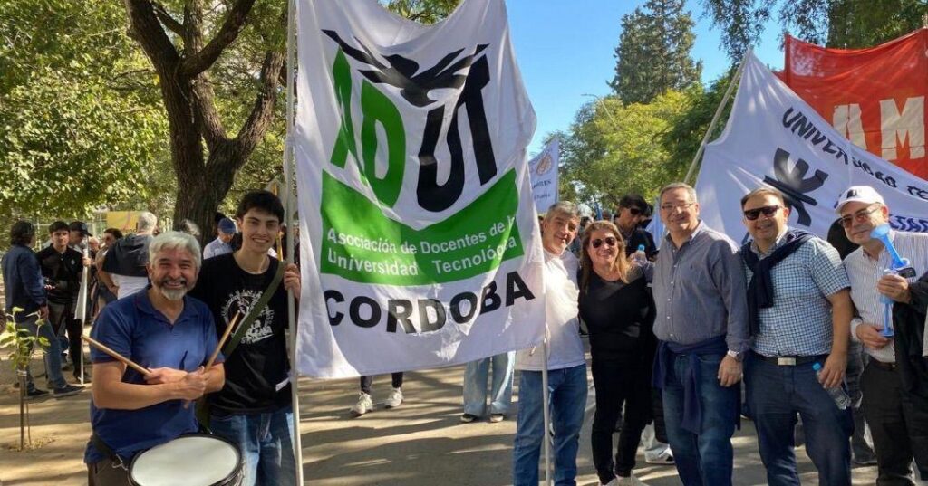 Multitudinaria Marcha Universitaria en todo el pa&iacute;s
