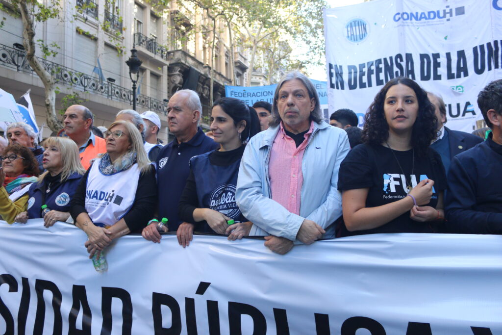 Multitudinaria Marcha Universitaria en todo el pa&iacute;s