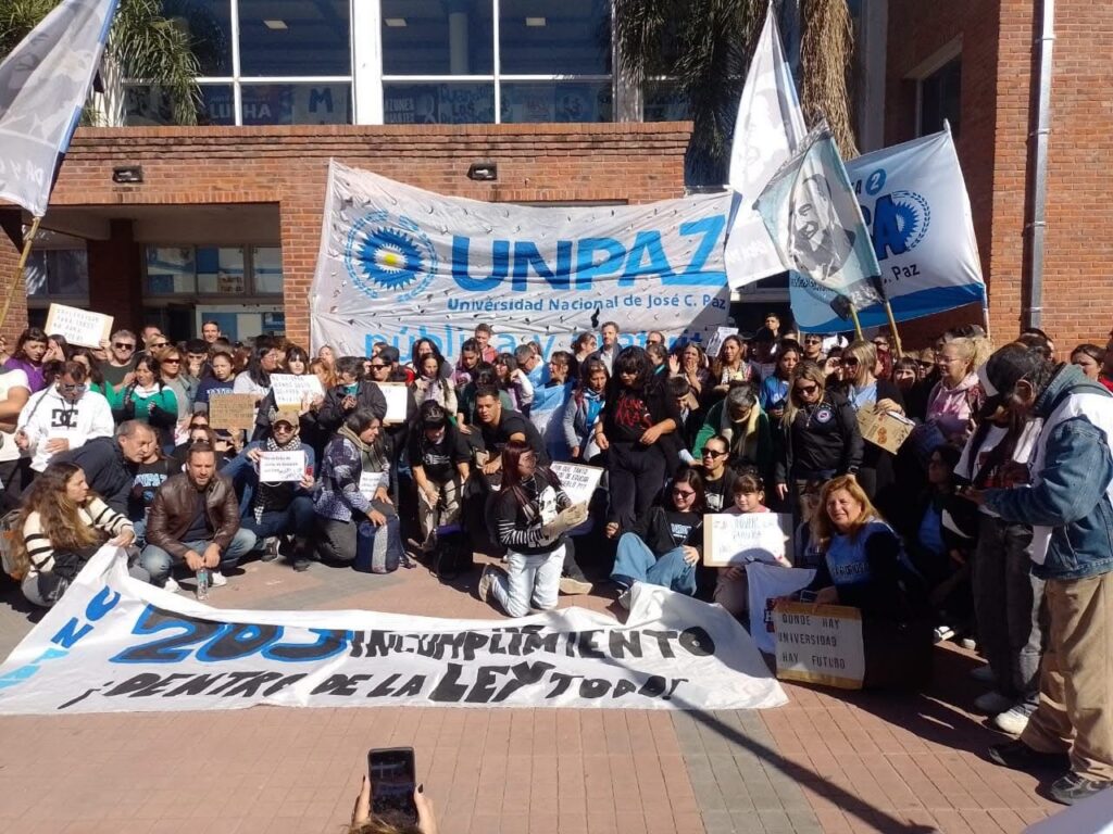 Multitudinaria Marcha Universitaria en todo el pa&iacute;s
