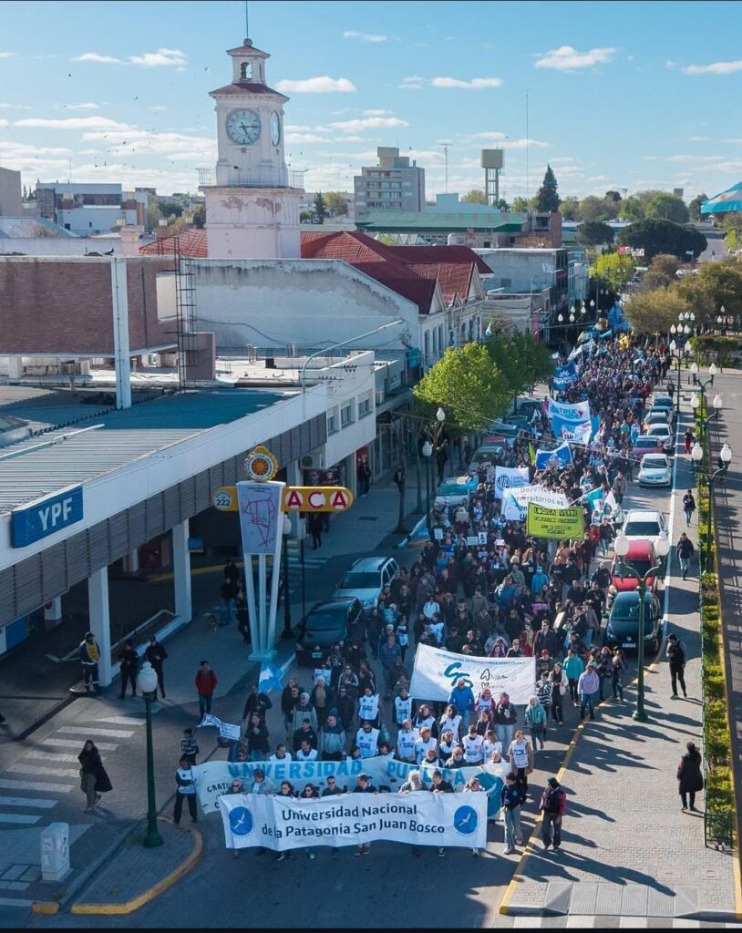 MÁS DE UN MILLÓN EN TODO EL PAÍS DEFENDIMOS LA UNIVERSIDAD PÚBLICA